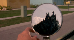 cinematographycaps:    Edward Scissorhands   (1990), dir.   Tim