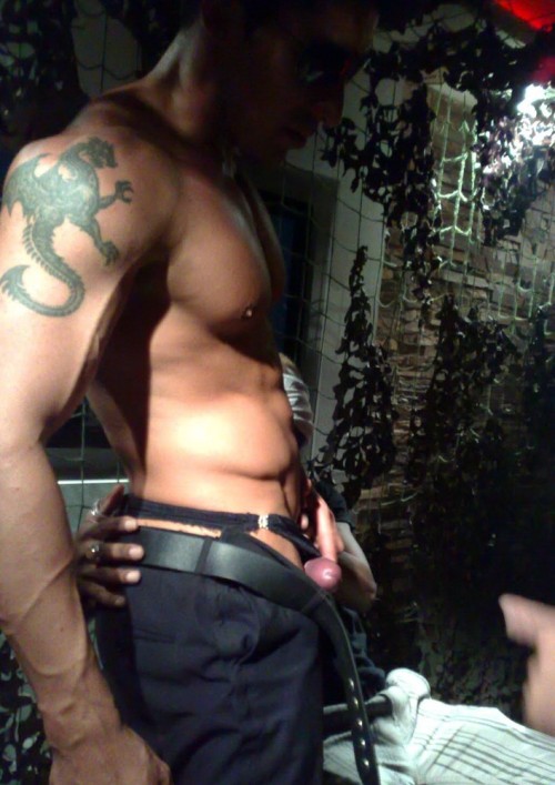 malestrippersunlimited:    [Via Male Strippers Unlimited.com]    