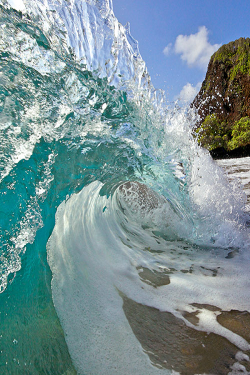 joel:   Hamoa Beach Shorebreak 1 (by Cornforth Images)      