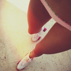 byebyelazygirls:  pink polkadot bikinis and roller skates 👙