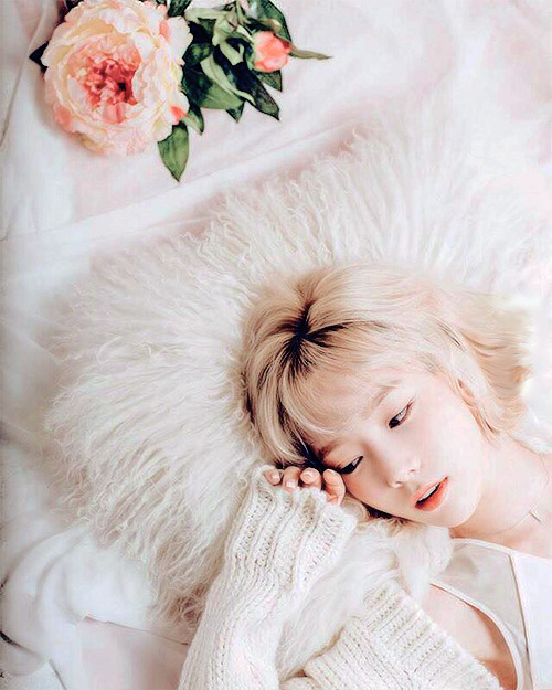 seosicatae:  she dreamed improbable dreams, followed her heart & created her own little fairytale â€” happy birthday taeyeon â™¡ 