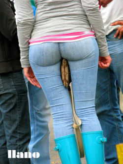 thatassinthosejeans:   To see more asses in jeans follow http://thatassinthosejeans.tumblr.com