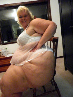 heavyssbbw:  superobesebutts:  gorgeous ass http://bit.ly/1rBdKAb