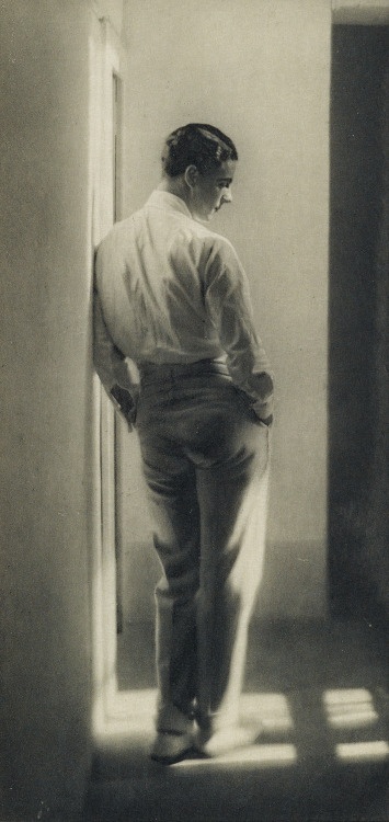 kafkasapartment: Untitled (Man in hallway), 1912. Adolph de Meyer