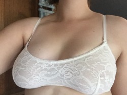 amorybabe:  Here’s the same bra in white, a cup size too small,