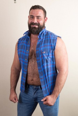 Follow my two hairy men blogs:http://sambrcln.tumblr.comhttp://hairysex.tumblr.com
