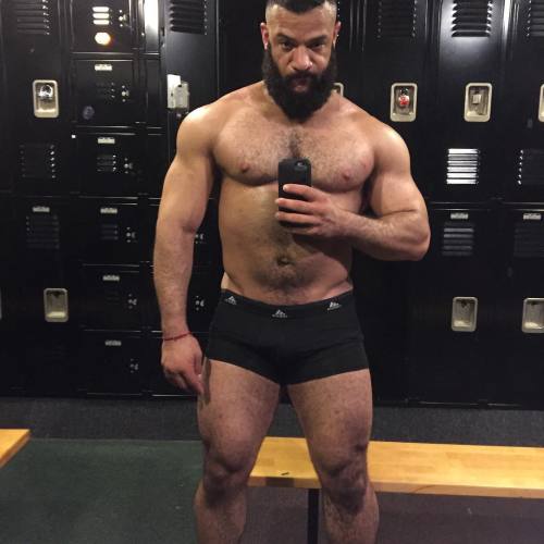 ultra-masculine:Alan Montes