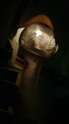 bongloadsofmeth:  Poster child for a perfect looking bowl