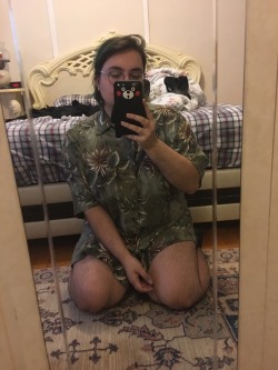 truckpussy:  i thrifted this shirt 2 wear as a dress cause i’m