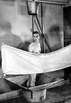 dkwyck:  Buster Keaton takes a shower 