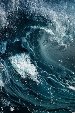 wavemotions:Amazing water wave by Sander van Maurik