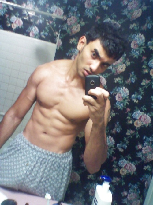 desilova123:  More of this hot indian stud 