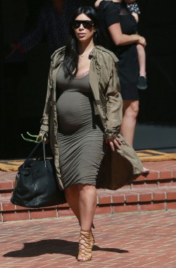 ultimatekimkardashian:  ultimatekimkardashian:   Kim and North