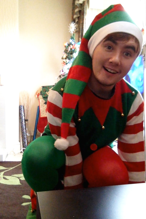 tomgungy:  orangehares:  Elf part 2 (part 1)My hat arrived so elf costume complete.I am so festive this year :D  @orangehares It was Christmas morning! I was so excited! Ever since I started wearing the Christmas outfit that I had… found, I guess, I