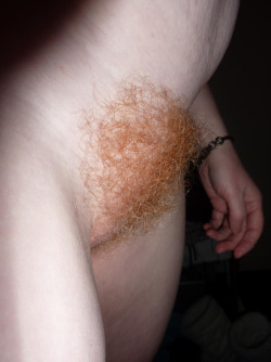 hairymuffsxxx:  More Hairy Muffs HERE  Ooooohhhh mmmmhhhhh