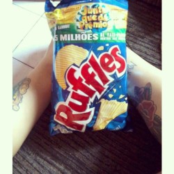 Mlk, só o vento #ruffles #yummy #tat2 #bomdia