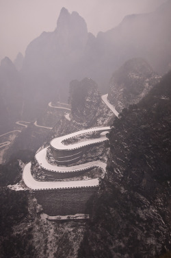 rollingpaper-s:  h4ilstorm:  China road (by Zinasher)  ✖