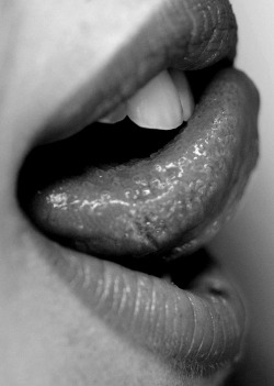bocca…che meravigli …i  miei sensi….con
