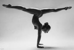 naked-yoga-practice:  fuckyeahrussianbabes:  “Люблю, знаете