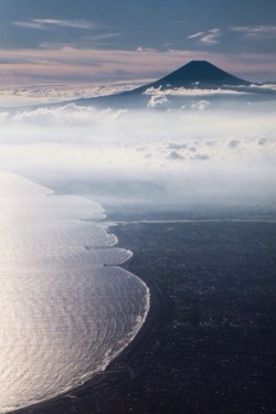 inkytasty:  zekkei-beautiful-scenery:  Mt.Fuji Japan 富士山