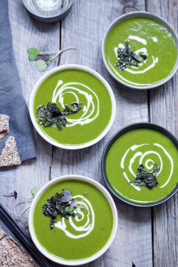 foodiebliss:  Vibrant Kale And Potato Soup With Salt And Vinegar