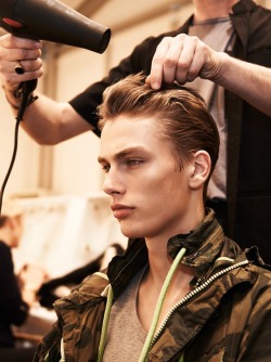 calichele:  Marc Schulze backstage at Burberry Prorsum FW15 |