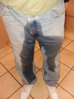 twolitemike: Did it again, peed my pants waiting for someone