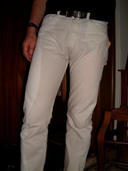 wetjeans6:  Pissing white jeans. 