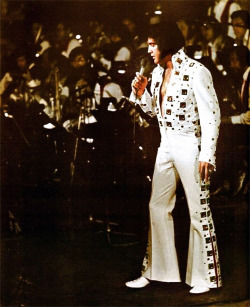 vintagevegas:  Elvis Presley; Las Vegas Hilton 1972 