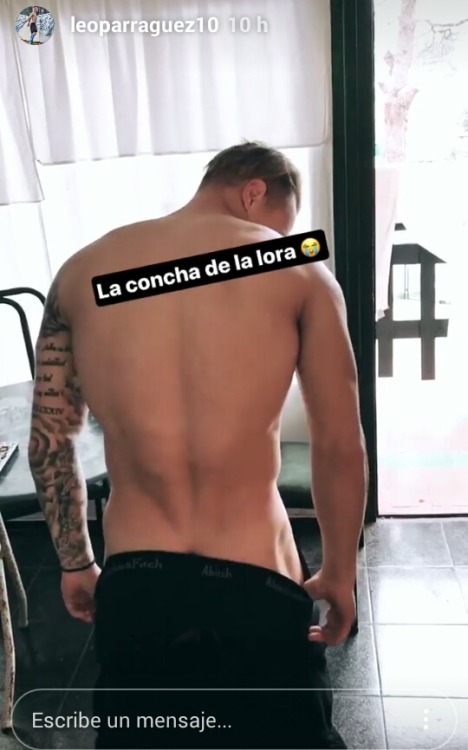 chilenodesnudo:  Futbolista Leo Parraguez !! como le gusta mostrarse emn instagram !!! y que pedazo de poronga que tiene !!!