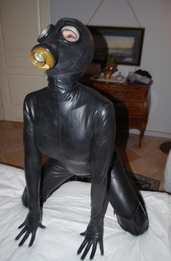 rubberhotfetish:  Kinky HD Collections HERE 