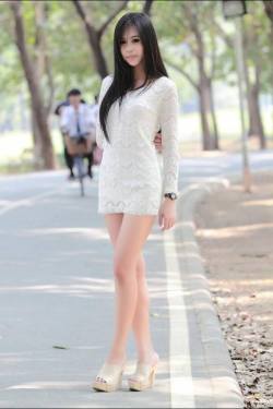 sweetsoutheastasiangirls:  Stunning Thai girl