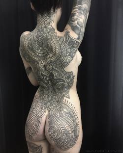 thatattoozone:  Tattoo Artist: Anderson Neves  Model: @  stephany_says