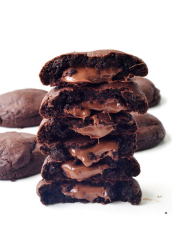 sweetoothgirl:   Nutella Stuffed Chocolate Cookies  