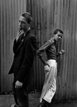 tomakeyounervous:   Anti-racist Skinheads, Hoxton, London 1978