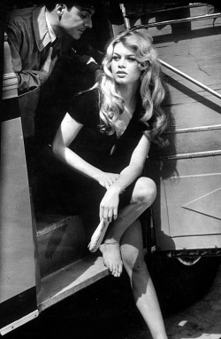 alwaysbevintage:  Brigitte Bardot on the set of La Femme et le