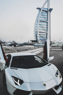 envyavenue:  Aventador  x Burj Al Arab