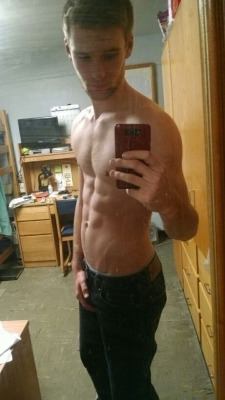 dumbcollegejocks:  This Josh was a sexy college soccer player