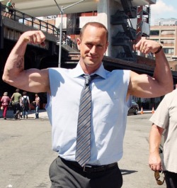 faggotboy22:straightrealmen:Gorgeous daddy hunk Christopher meloni