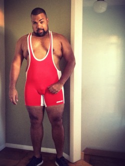 osito884:  Anyone want to wrestle ?!