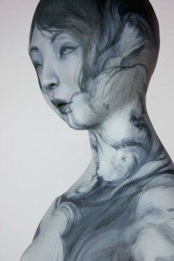 eiruvsq: Sculptor & Artist: GOSIA “// BENEATH THE WAVES”