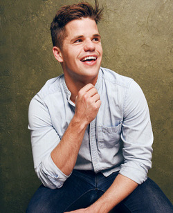 rmjbs:  charliecarverdaily: Charlie Carver’s 2015 Sundance