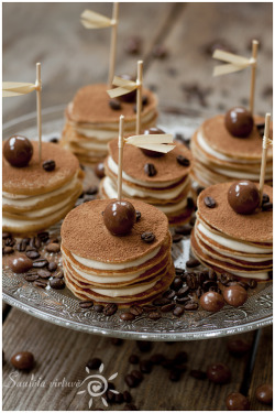 belgiumchocolategourmet: Tiramisu Pancakes  (recipe in Lithuanian,