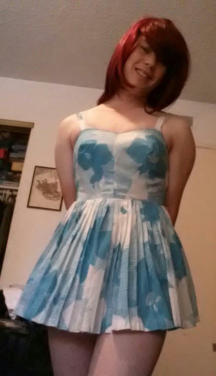 karuiyakushi:  Borrowed my sisters dress (with permission) from when she was in middle school. I look kinda fat but it was prerty tight to wear