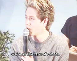  harry and niall talking about zayn’s new robot x  