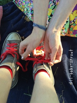 lil-baby-sprout:mommy (@thesassystick) ties my shoes for me,