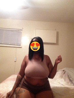 mzthickass:Talk to me nice 😘 DM for custom pics and videos 