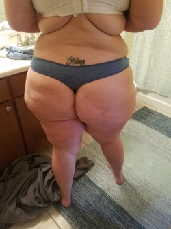 livylarue:  Thong thursday