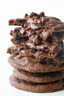 im-horngry:  Nutella Cookies - As Requested!