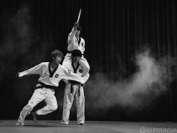 taichicenter:  Shaolin kung fu, high kick! The key to speed,